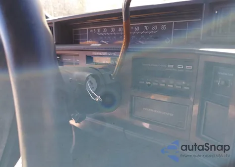 1991 Cadillac Deville z USA, uszkodzony, nr VIN 1G6CD53B6M4325023